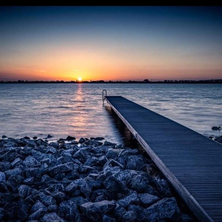 Boathouse At Unescco Fort And Magnificent Lake-View Roelofarendsveen エクステリア 写真